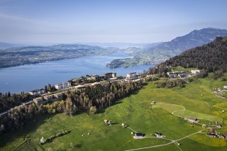 Les Américains du Nord, tout comme les Français, sont de plus en plus nombreux à faire du tourisme en Suisse. (archive) KEYSTONE/MICHAEL BUHOLZER